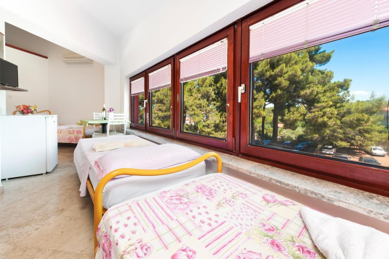 Near Beach And Rovinj Center 4 Appartement Buitenkant foto