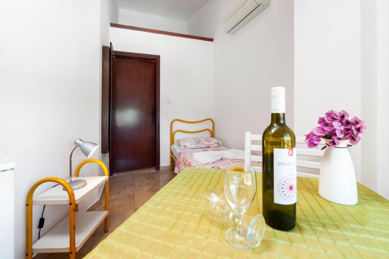 Near Beach And Rovinj Center 4 Appartement Buitenkant foto